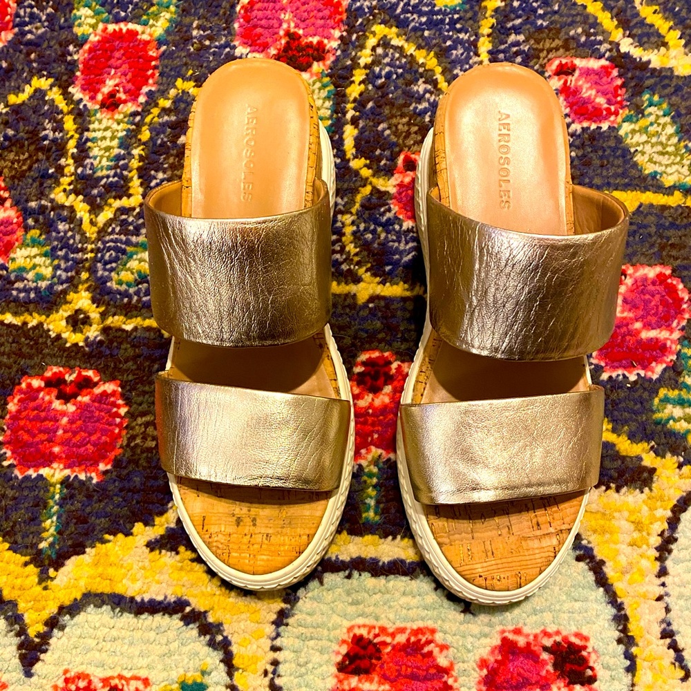 Aerosols sandals